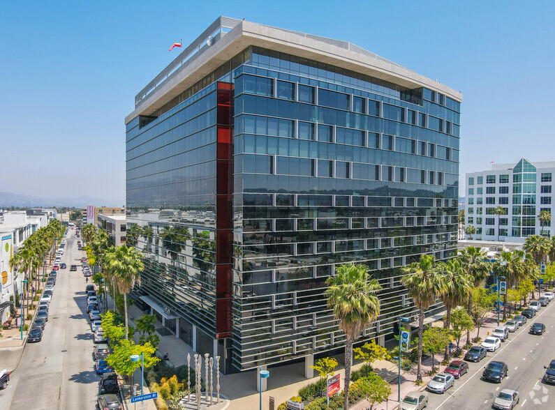 Skims Leases JH Snyder Office Building in Hollywood